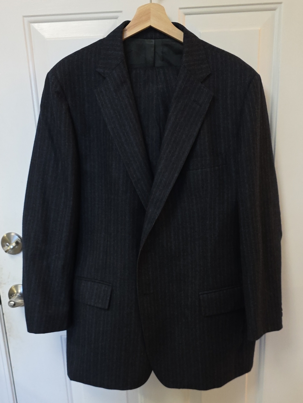 Vintage Men's Dark Charcoal Pinstripe Suit Jacket And Pants 100% Wool